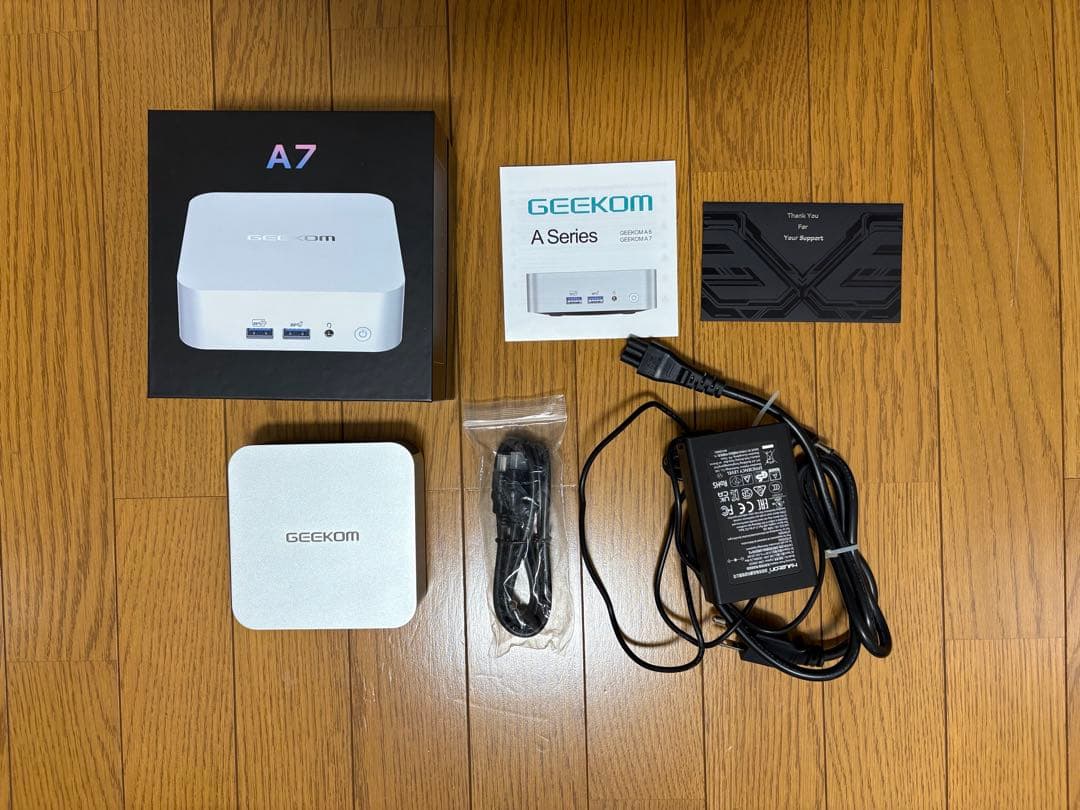 値下げ 美品 GEEKOM A7 R9 7940HS メモリ32G 2TB