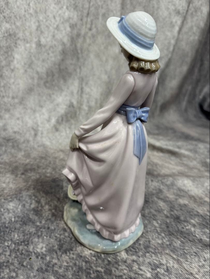 リヤドロ　フィギュリン　花のバスケット