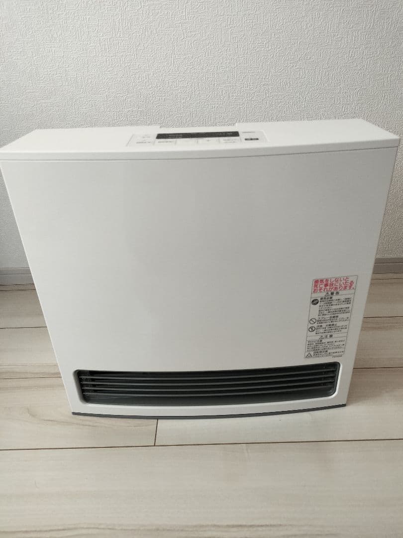 【未使用品】ガスファンヒーター