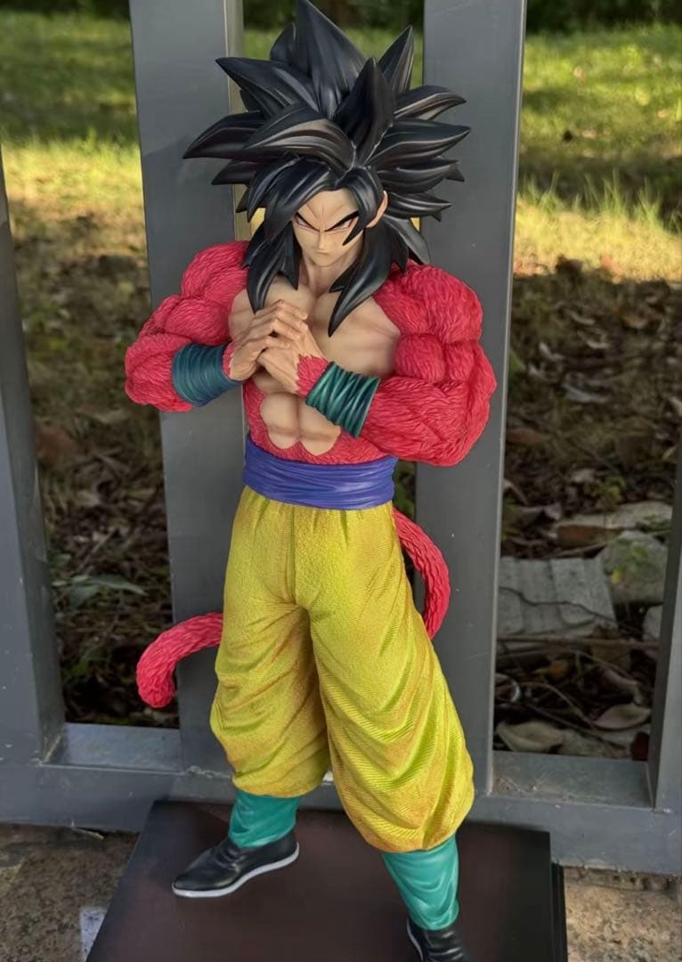 ドラゴンボール スーパーサイヤ人4 ガレージキット ガレキ フィギュア。