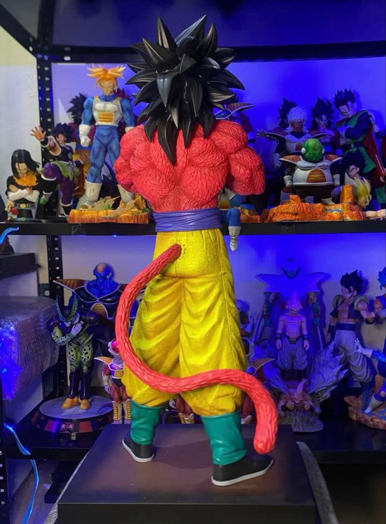 ドラゴンボール スーパーサイヤ人4 ガレージキット ガレキ フィギュア。