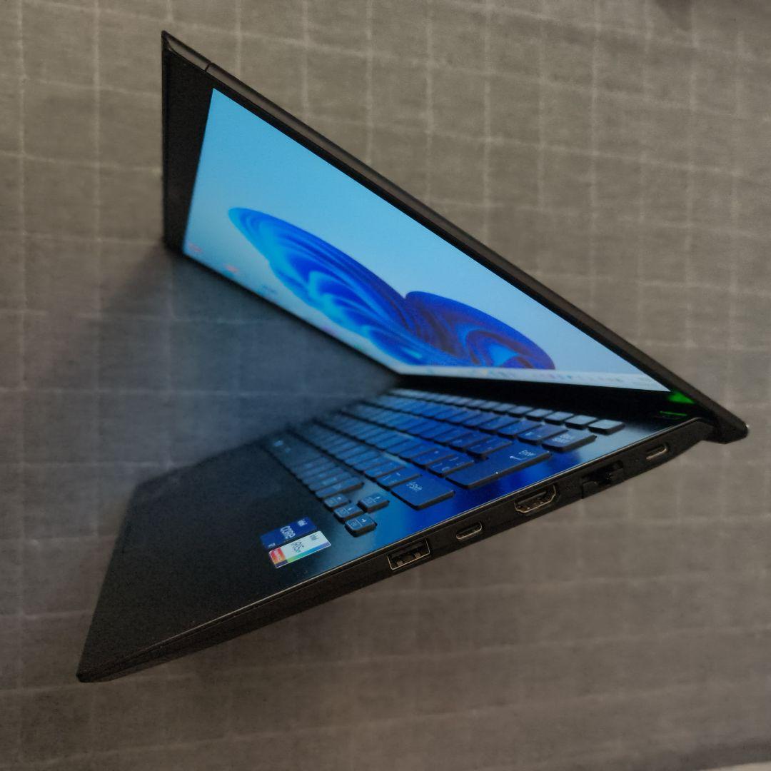 日本製 高級感 VAIO 超美品 超軽量 驚速12世代i7 16GB 512GB