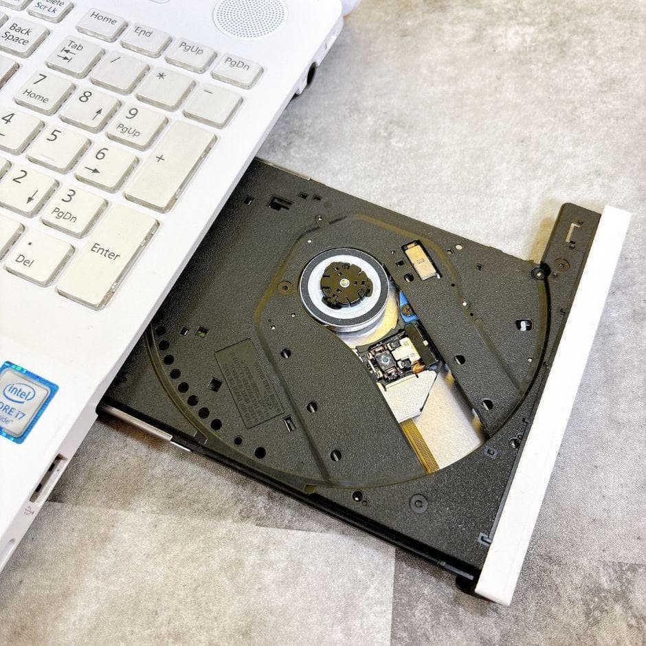 ⅰ7✨快適SSD✨Windows11 カメラ付き 薄型ノートパソコン 仕事や趣味