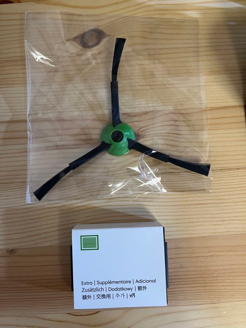 アイロボット　ルンバi2 交換用フィルターとブラシ付き、箱あり