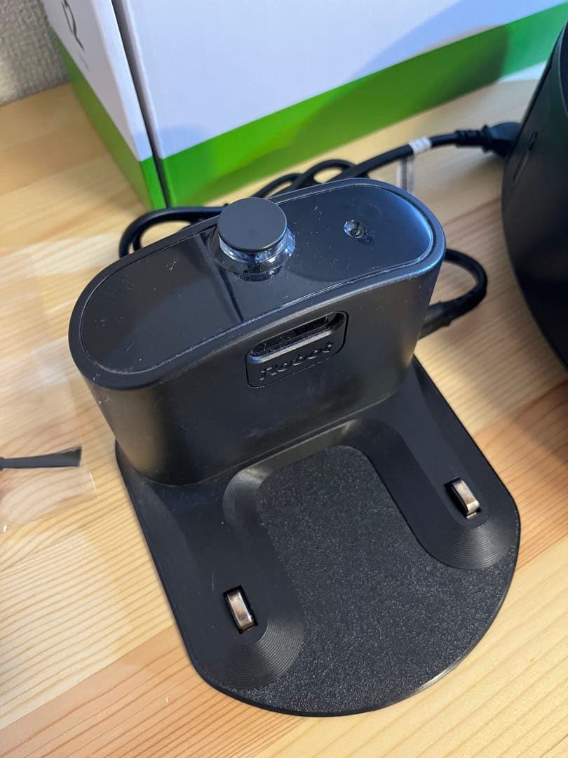 アイロボット　ルンバi2 交換用フィルターとブラシ付き、箱あり