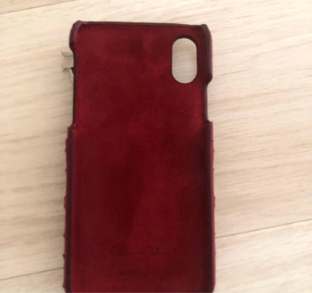 赤いキルティングiPhoneケース　赤いエンボス加工iPhoneケース