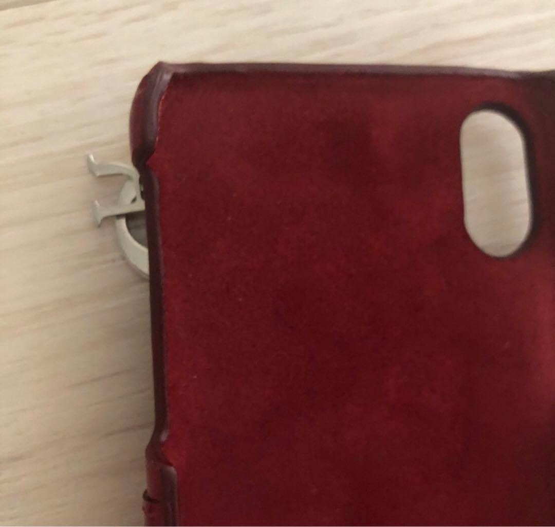 赤いキルティングiPhoneケース　赤いエンボス加工iPhoneケース