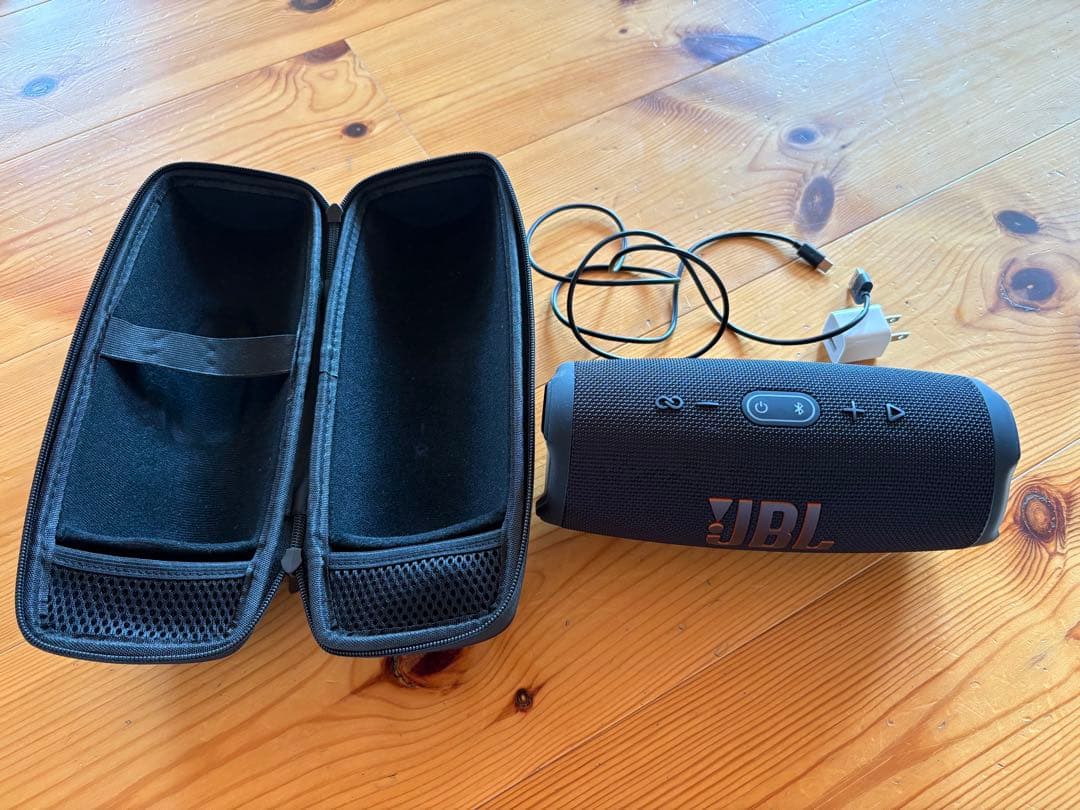 【美品】JBL Charge5 ワイヤレススピーカー ブラック ケース付き！