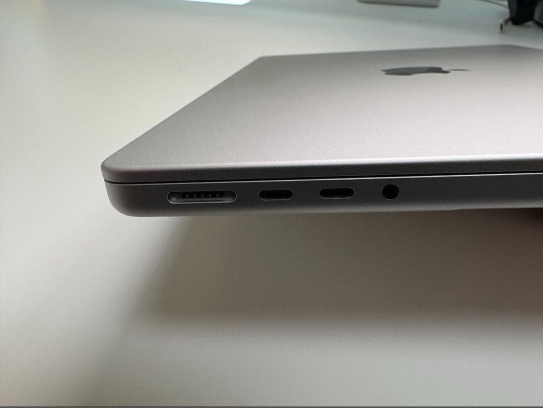 MacBook Pro 14インチ M2 Pro 16GB/1TB
