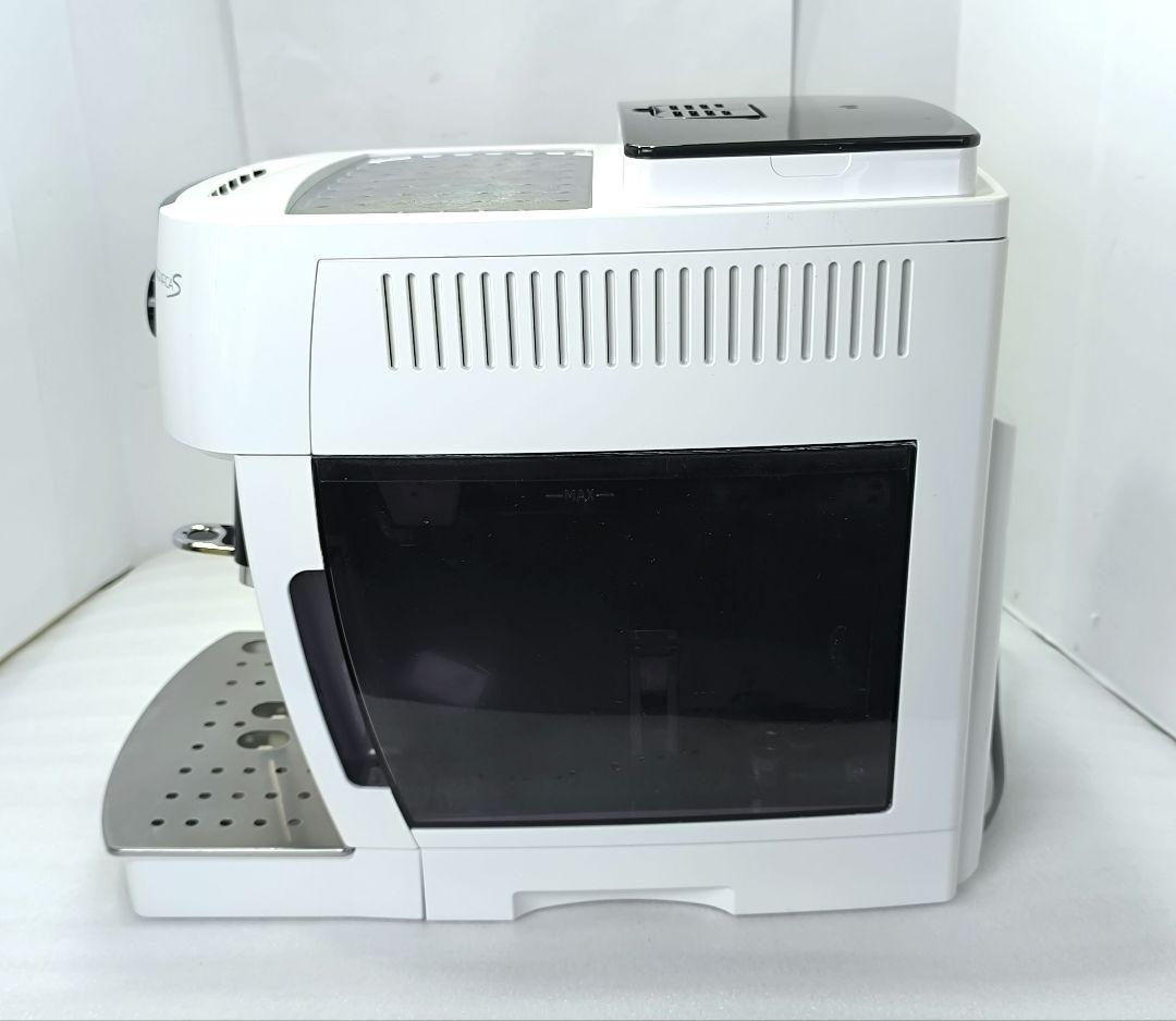 デロンギ　コンパクト全自動コーヒーマシンマグニフィカS ECAM22112W