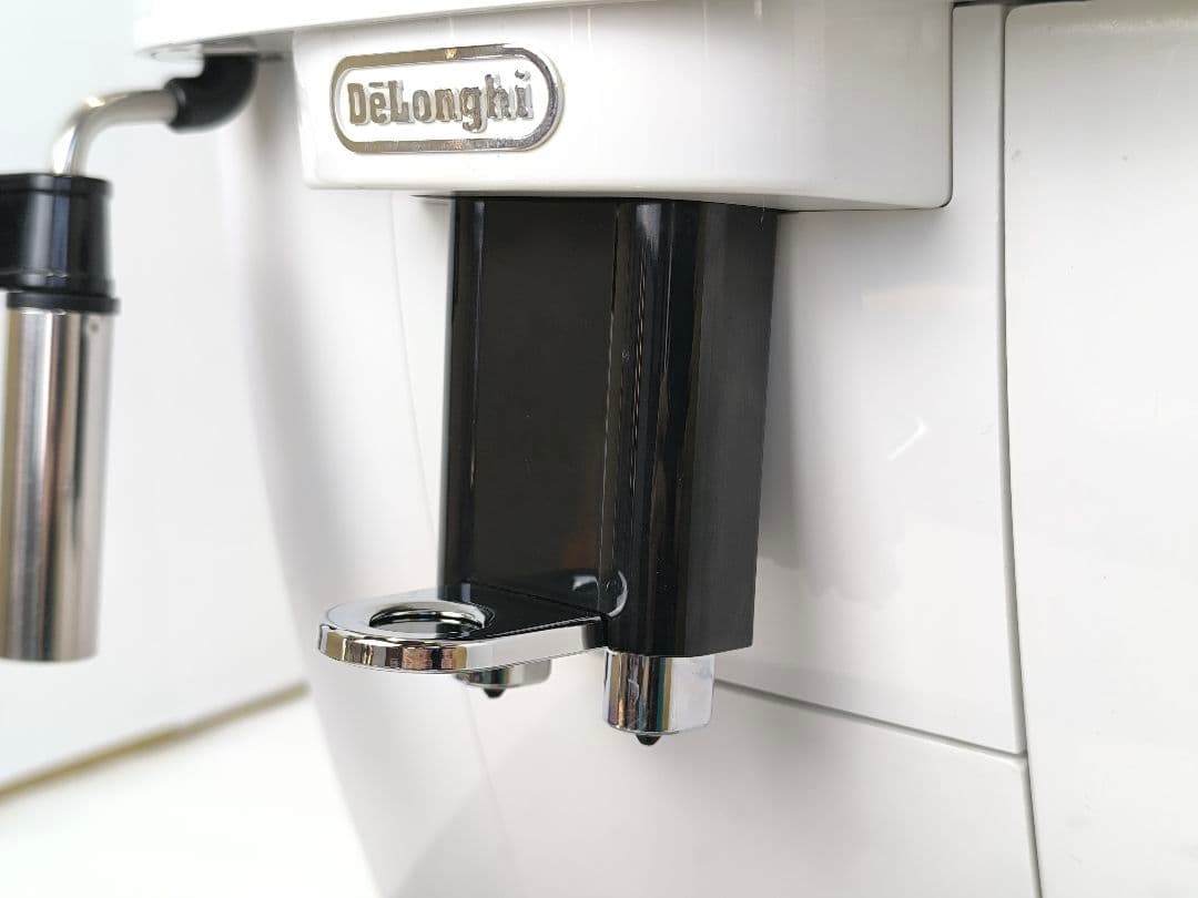 デロンギ　コンパクト全自動コーヒーマシンマグニフィカS ECAM22112W