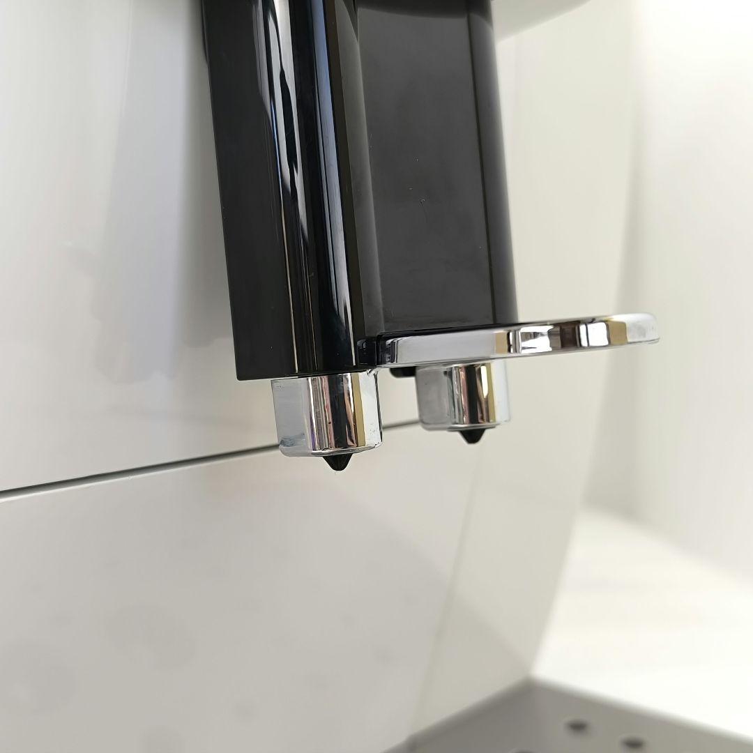 デロンギ　コンパクト全自動コーヒーマシンマグニフィカS ECAM22112W