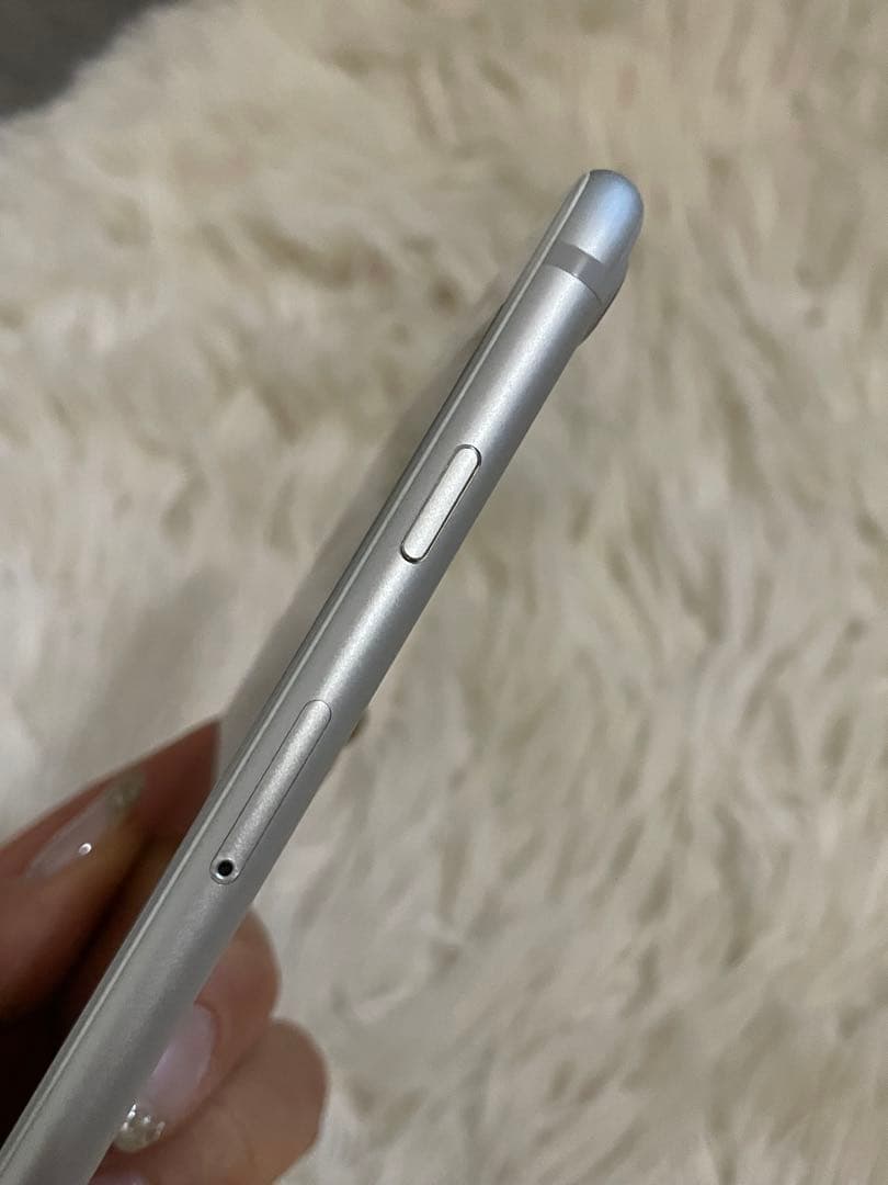 iPhone7 128GB シルバー SIMフリー