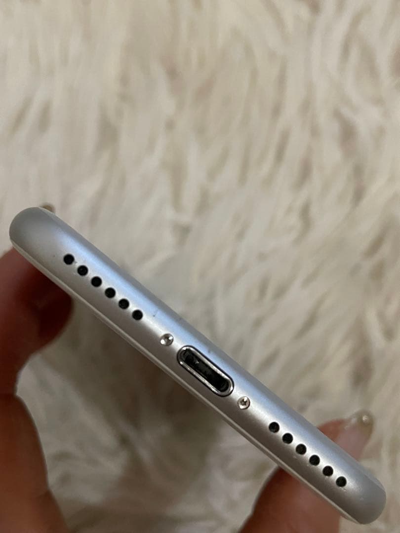 iPhone7 128GB シルバー SIMフリー