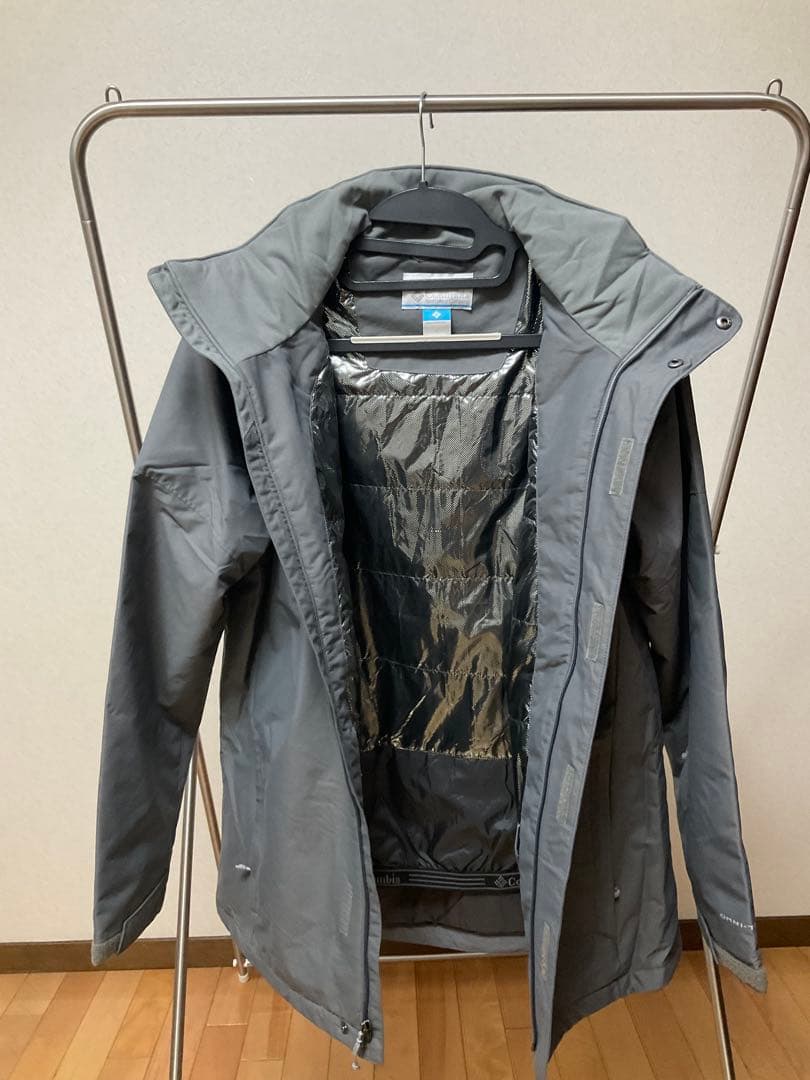 コロンビア　ラストトラックスジャケットとパウダースタッシュパンツ