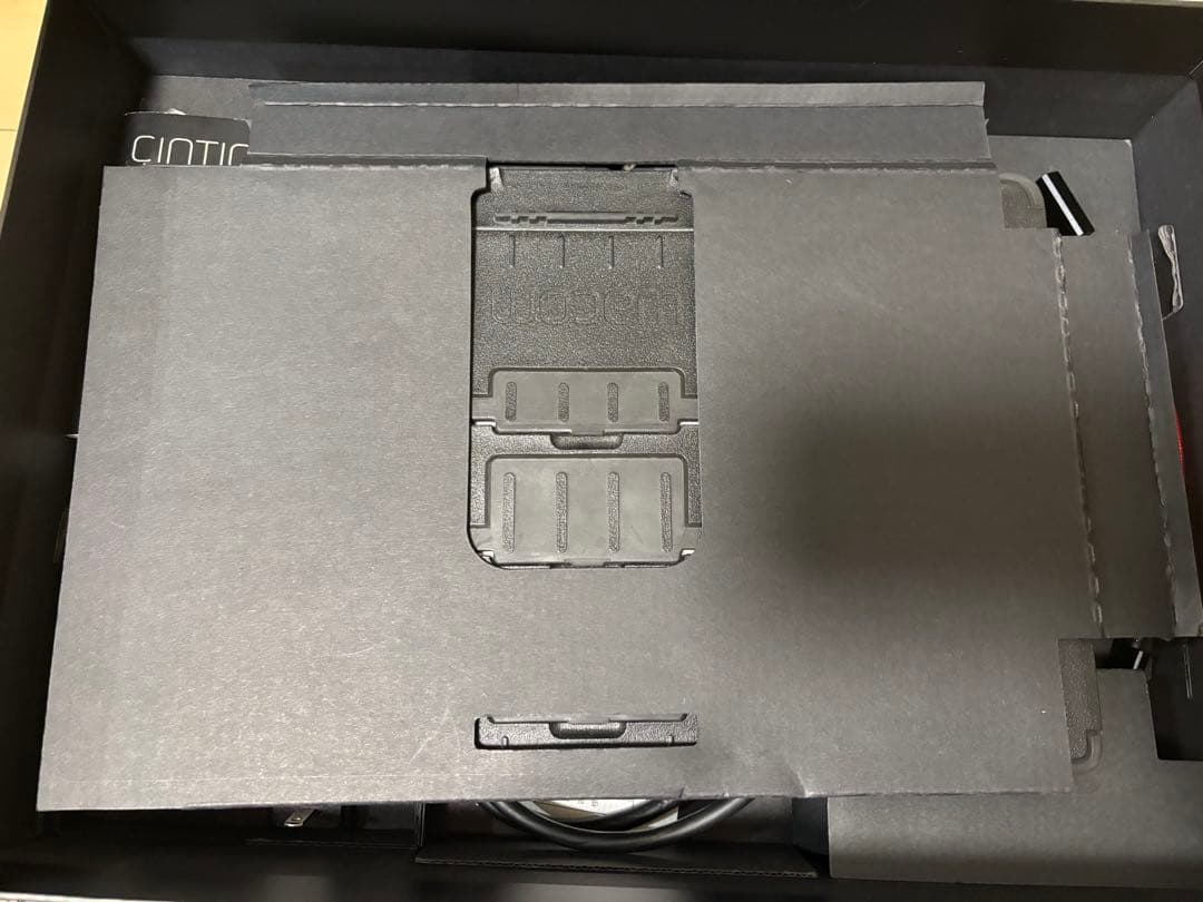 Wacom Cintiq 13HD 液晶ペンタブレット本体　2月に削除いたします