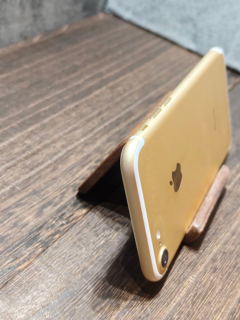 美品 iphone7 32GB SIMフリー スマホ