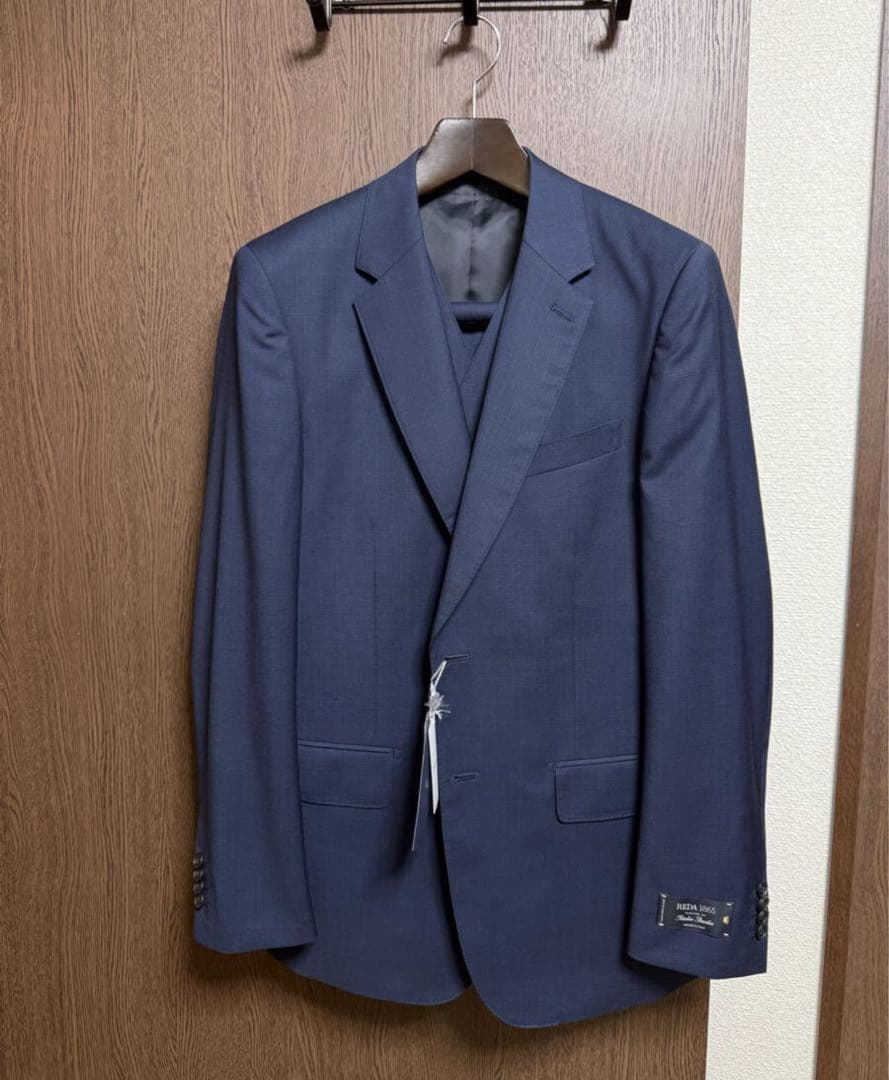 A6新品未使用！イタリアREDAウール100%3ピーススーツ！ネイビー！極小訳！