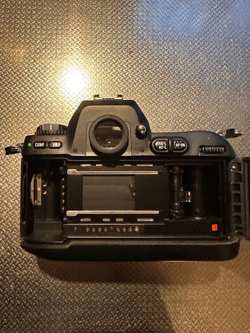 Nikon F100 ボディ ベタつきなし 接眼部汚れあり