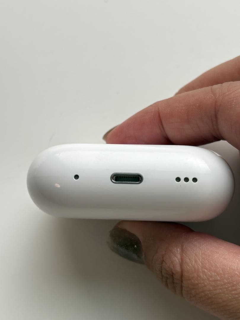 Apple AirPods Pro 2 本体 ホワイト 充電ケーブル付き