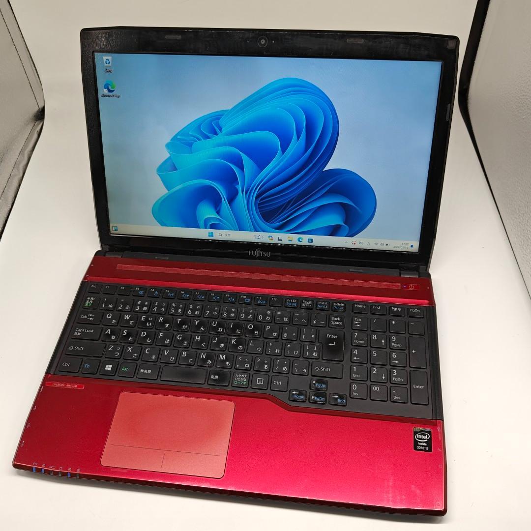【富士通】LIFEBOOK 高速i7 SSD256GB 8GB 赤 ノートPC
