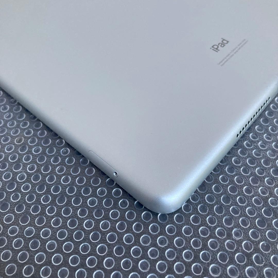 3944【早い者勝ち】美品☆iPad7 第7世代 32GB SIMフリー☆