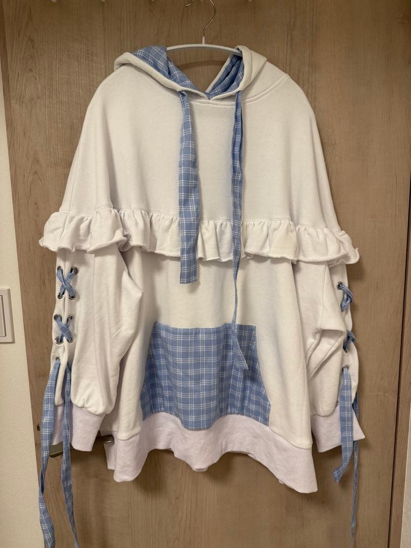 ililil フリル付きチェックパーカー