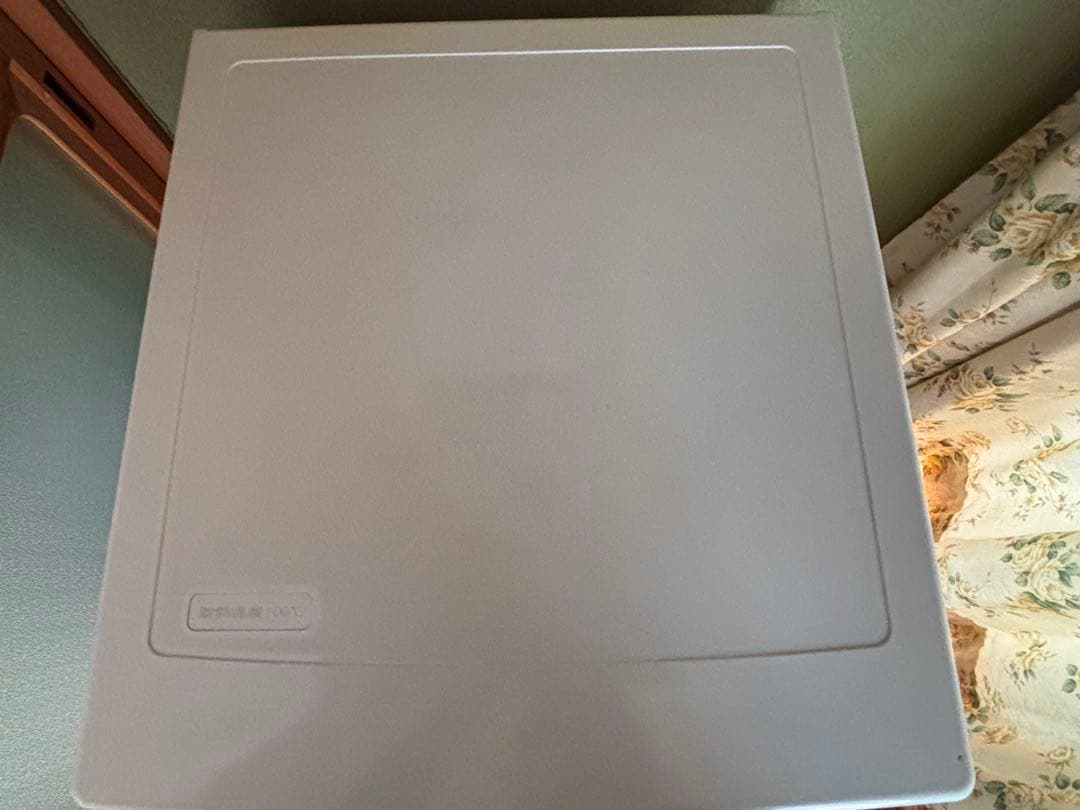 アビテラックス 96リットル　コンパクト冷蔵庫 一人暮らし　ホワイトカラー