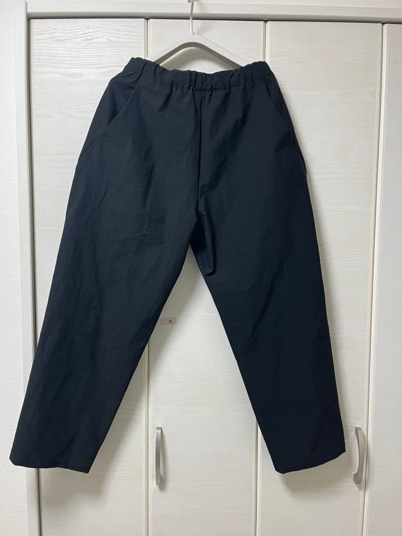 ゴールドウィン　ワンタックテーパードアンクルパンツ　ブラック