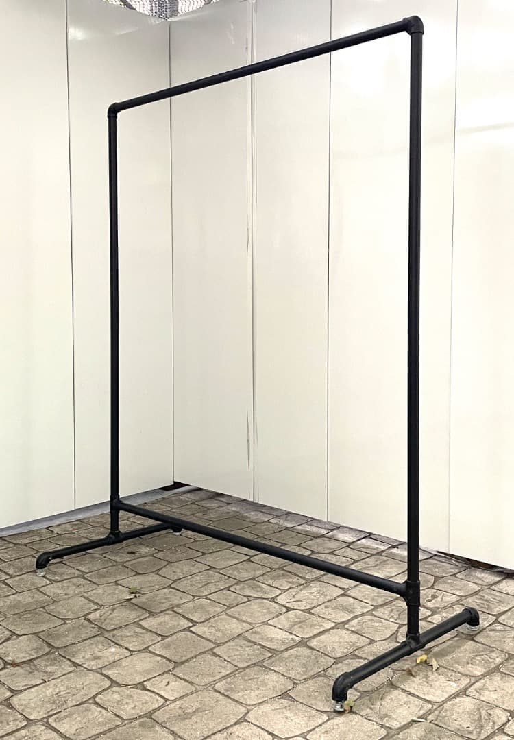 りーちゃん　2台　アイアン ガス管調 ハンガーラック 引き取り限定