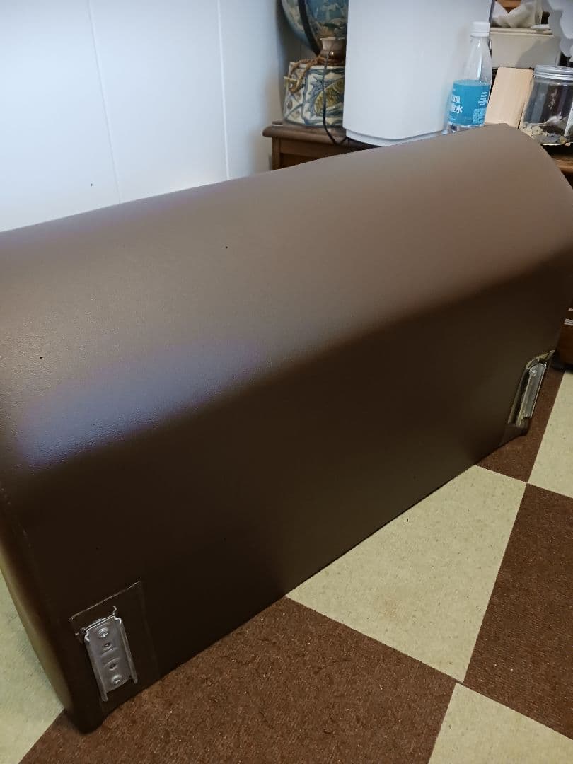 ブラウン ソファベッド センターコンソール付き、収納スペース付き