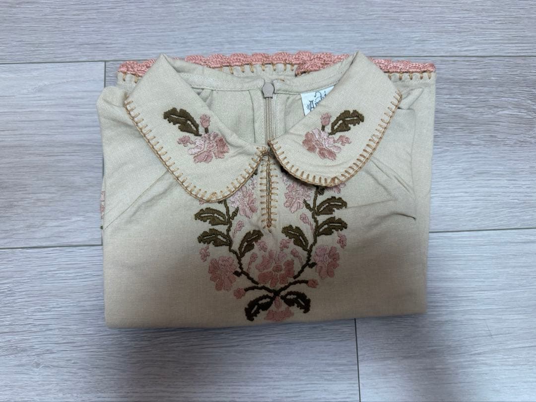 apolina ブラウス　3-5Y