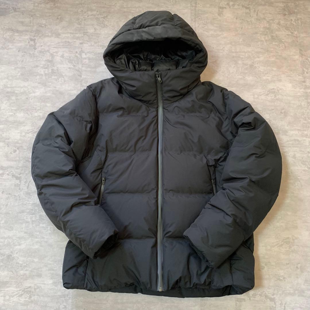 黒 フード付きシームレスダウンジャケット