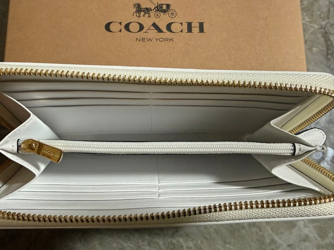 COACH 長財布 ベージュ/ホワイト