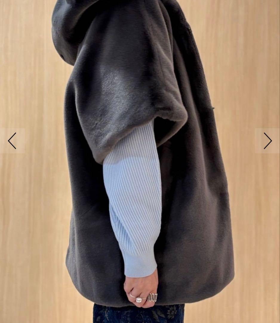 TOMORROWLAND スムースファー フーディーポンチョ（グレー）