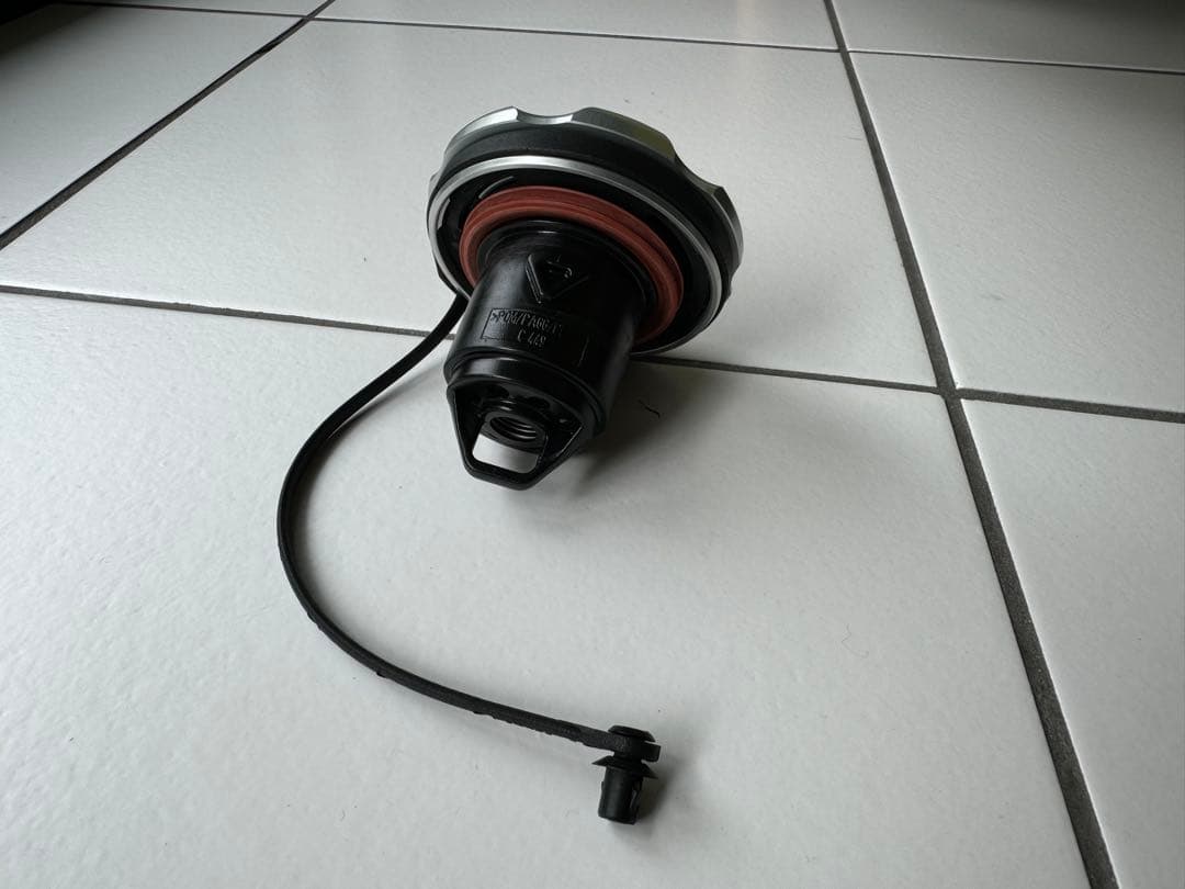 ABARTH アバルト 純正 フューエルキャップ　ガソリンキャップ　アルミ