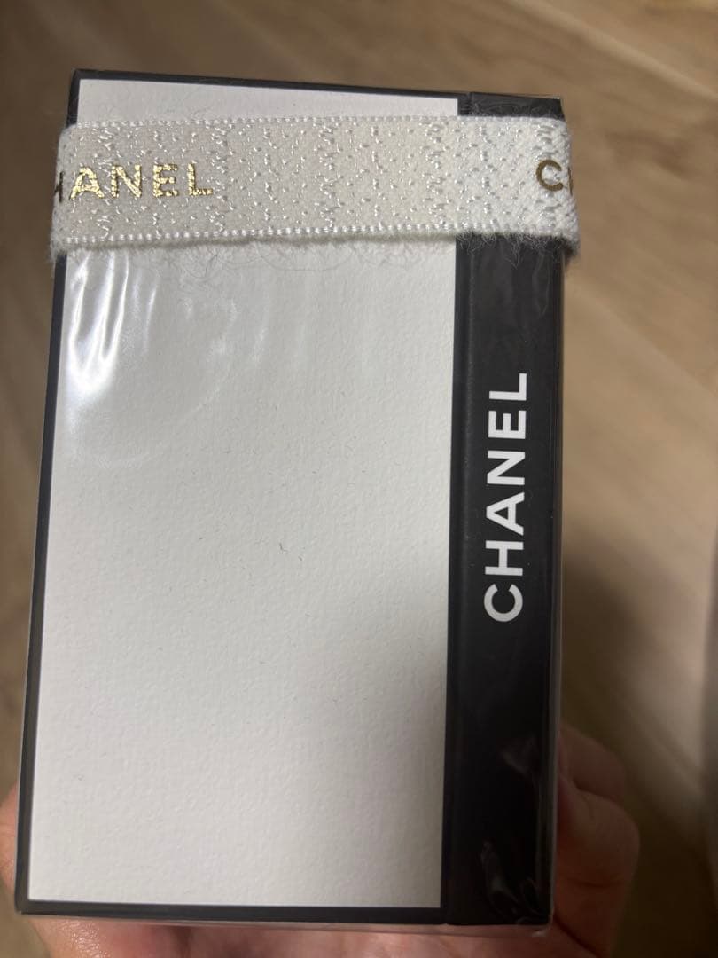 新品未使用　CHANEL レ ゼクスクルジフ フレッシュ ボディ クリーム
