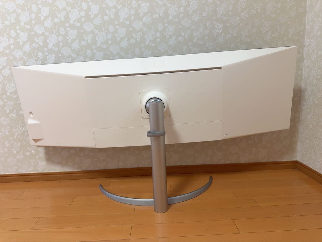 LGエレクトロニクス49WQ95C-W [49インチ]モニター中古品