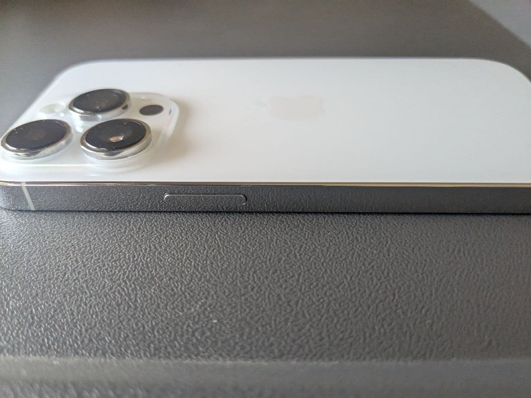 【美品】Apple iPhone 14 Pro シルバー 本体128 SIMフリ