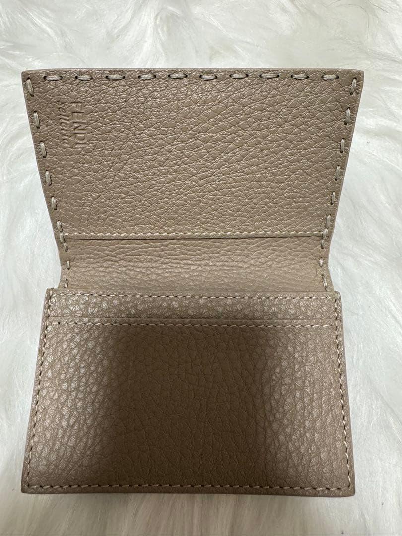 【極美品】FENDI 名刺入れ カードケース ピーカブー