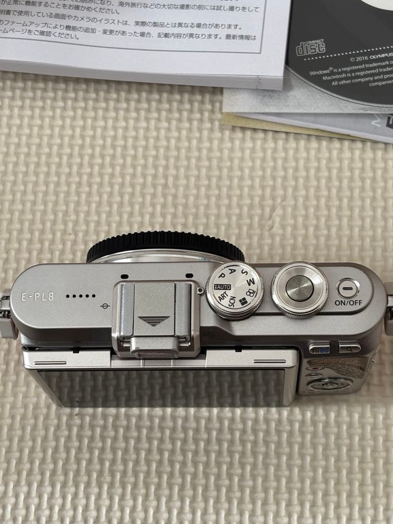 OLYMPUS PEN ミラーレス一眼カメラ　E-PL8