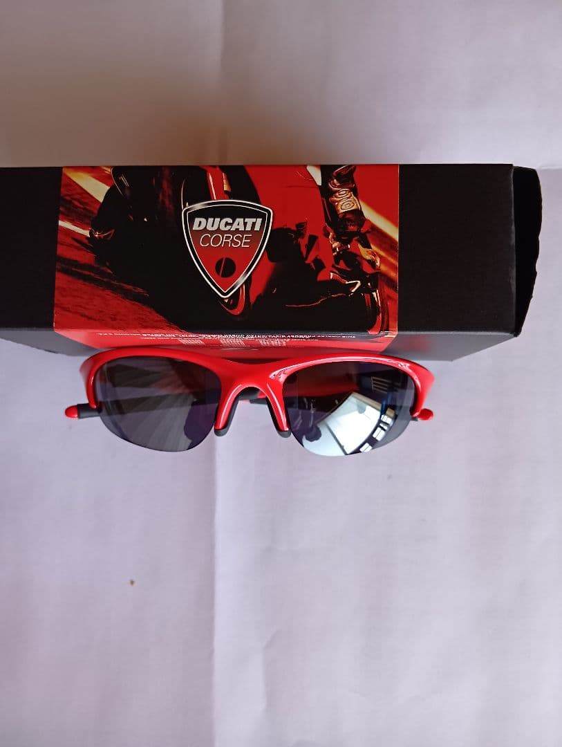 Ducati Oakley サングラス レッド