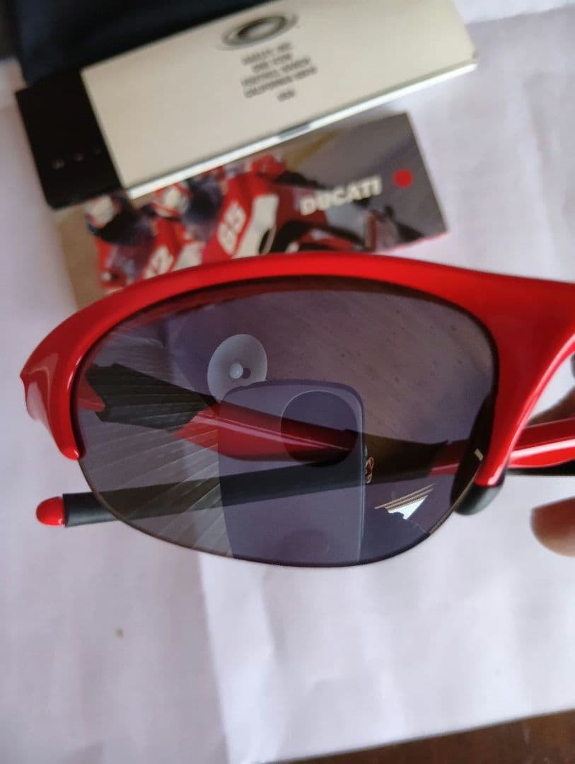 Ducati Oakley サングラス レッド