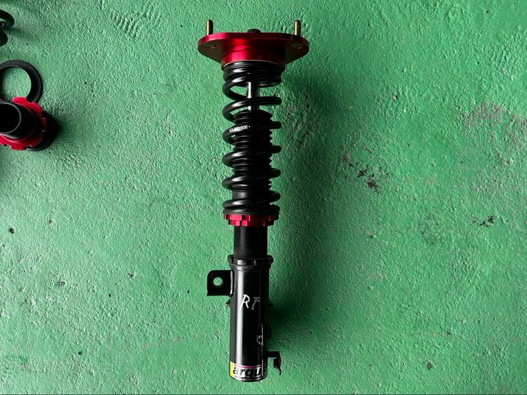 カローラスポーツ　zwe211h 車高調　ラルグス