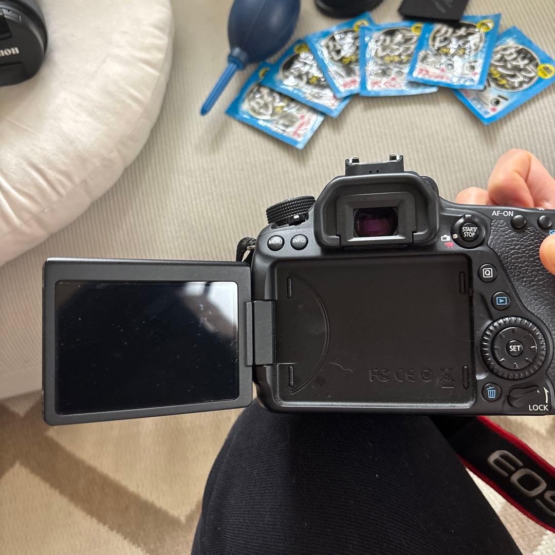 Y*i様 CANON EOS 80D ダブルズームキット 保証書付きフルセット