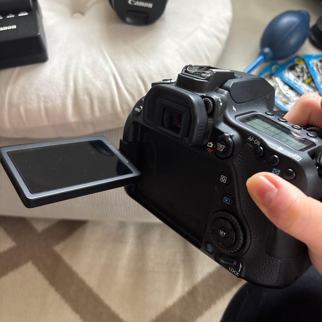 Y*i様 CANON EOS 80D ダブルズームキット 保証書付きフルセット