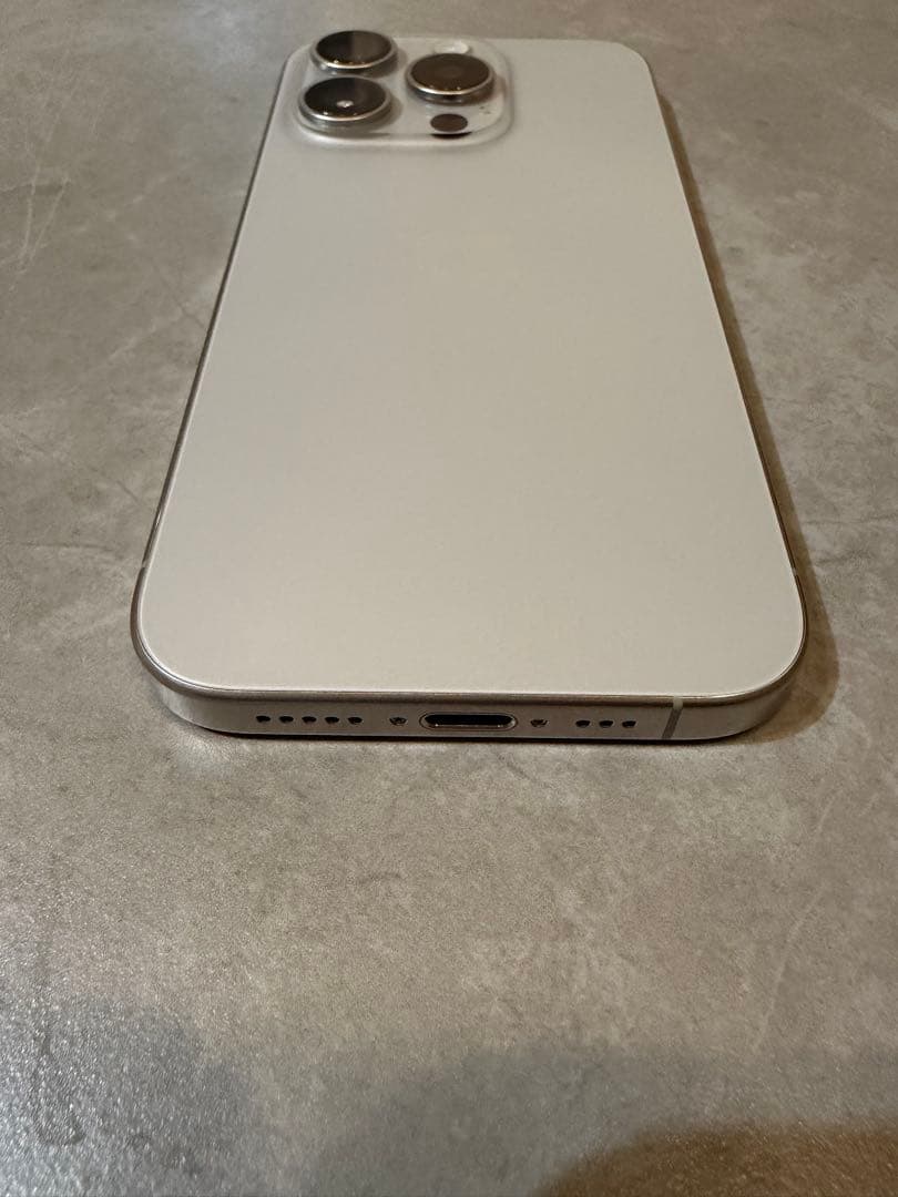 【美品】Apple iPhone 15Pro 256GB SIMフリー
