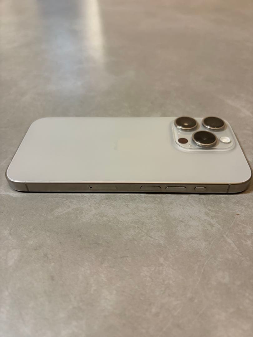 【美品】Apple iPhone 15Pro 256GB SIMフリー