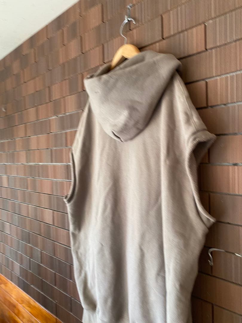 アパルトモン別注　アメリカーナ　ノースリーブパーカー　フーディー