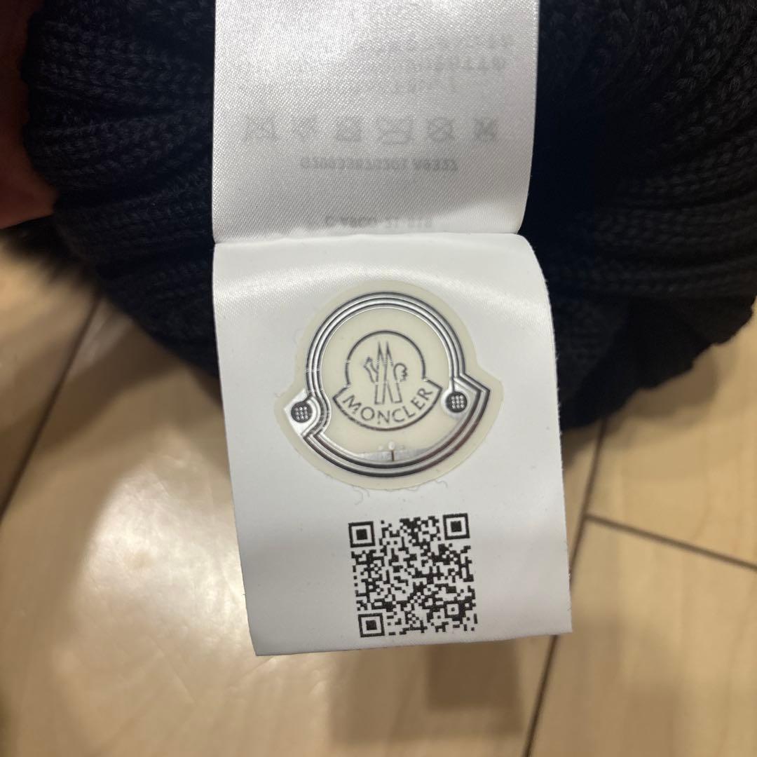 MONCLER ブラック ニット帽 ファー付き